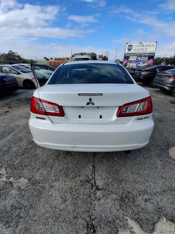 2010 Mitsubishi Galant Image 5