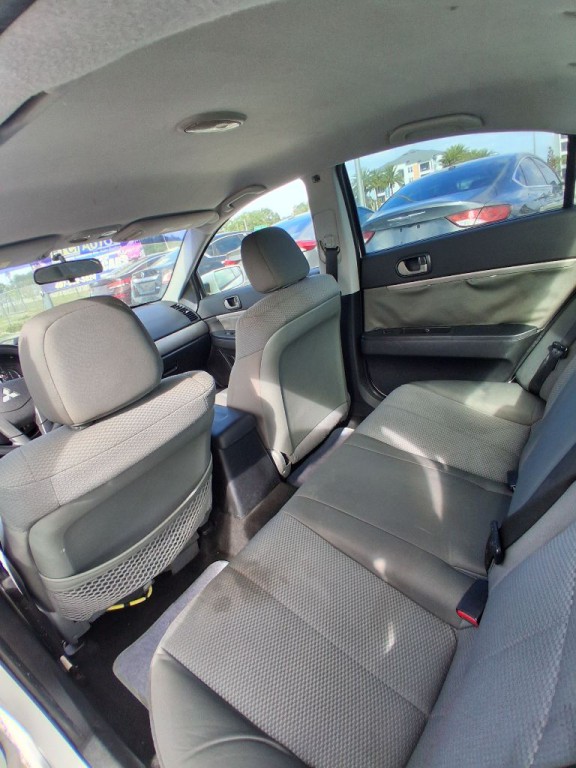 2010 Mitsubishi Galant Image 11