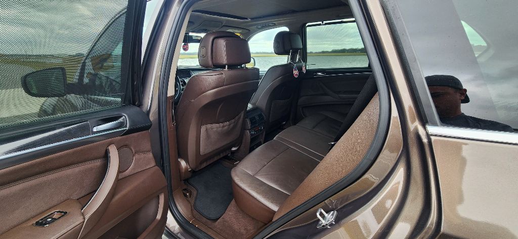 2011 BMW X5 Image 16