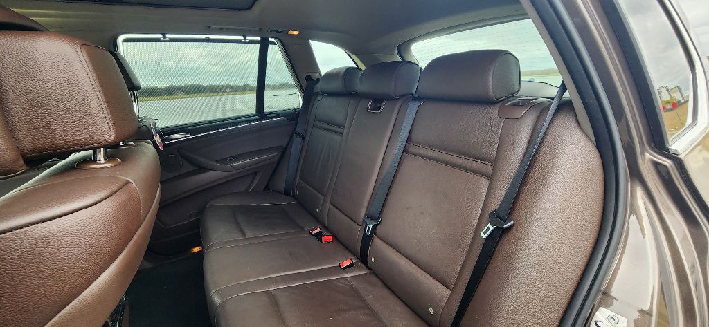 2011 BMW X5 Image 17