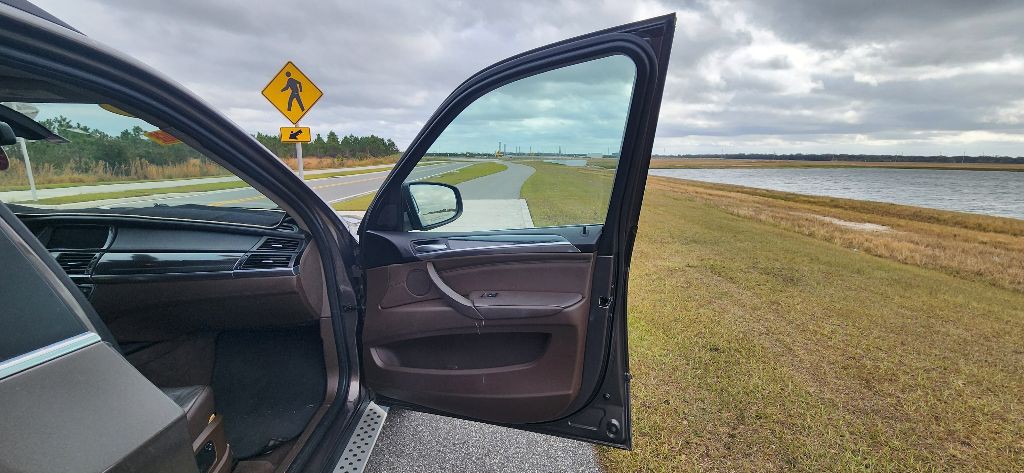 2011 BMW X5 Image 18