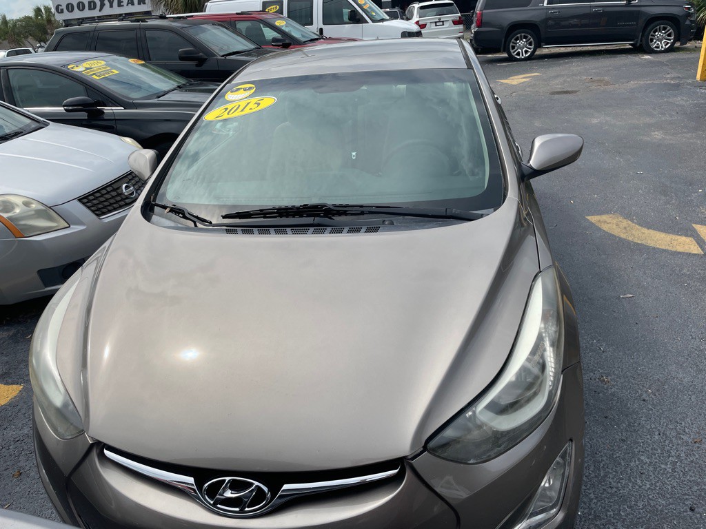 2015 Hyundai Elantra Image 1