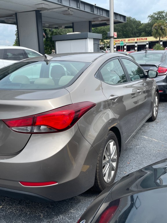 2015 Hyundai Elantra Image 3