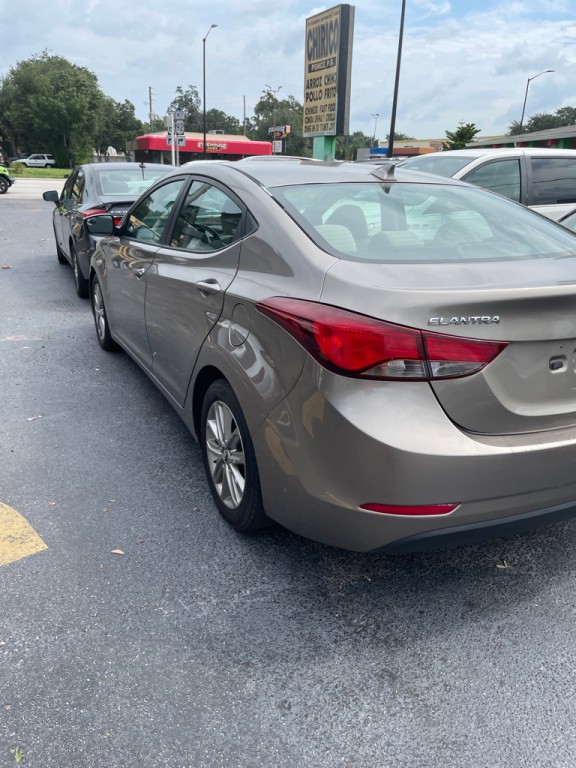 2015 Hyundai Elantra Image 4