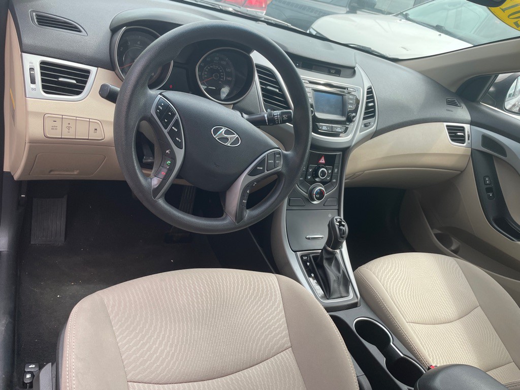 2015 Hyundai Elantra Image 8