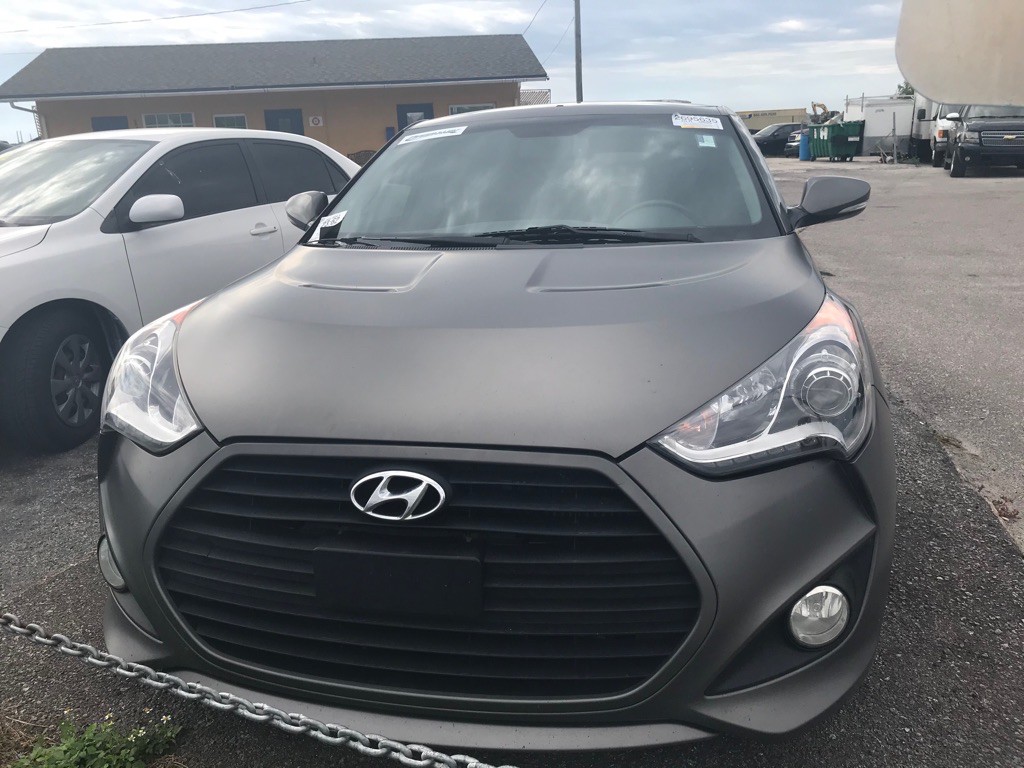 2015 Hyundai Veloster Image 2