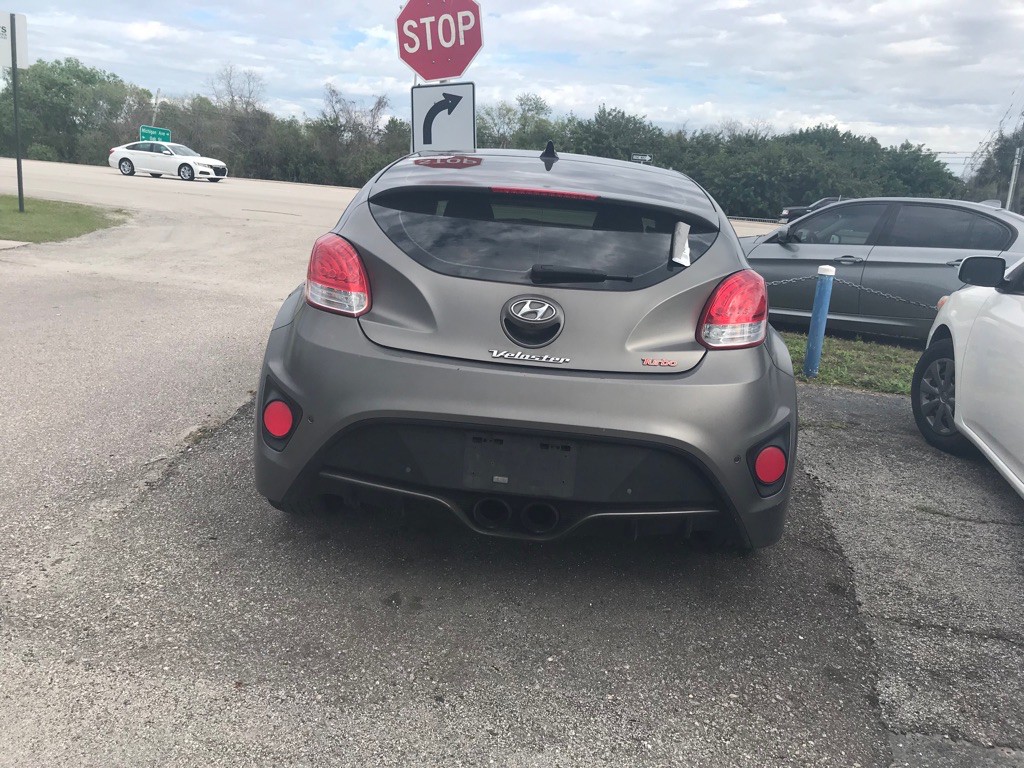 2015 Hyundai Veloster Image 5