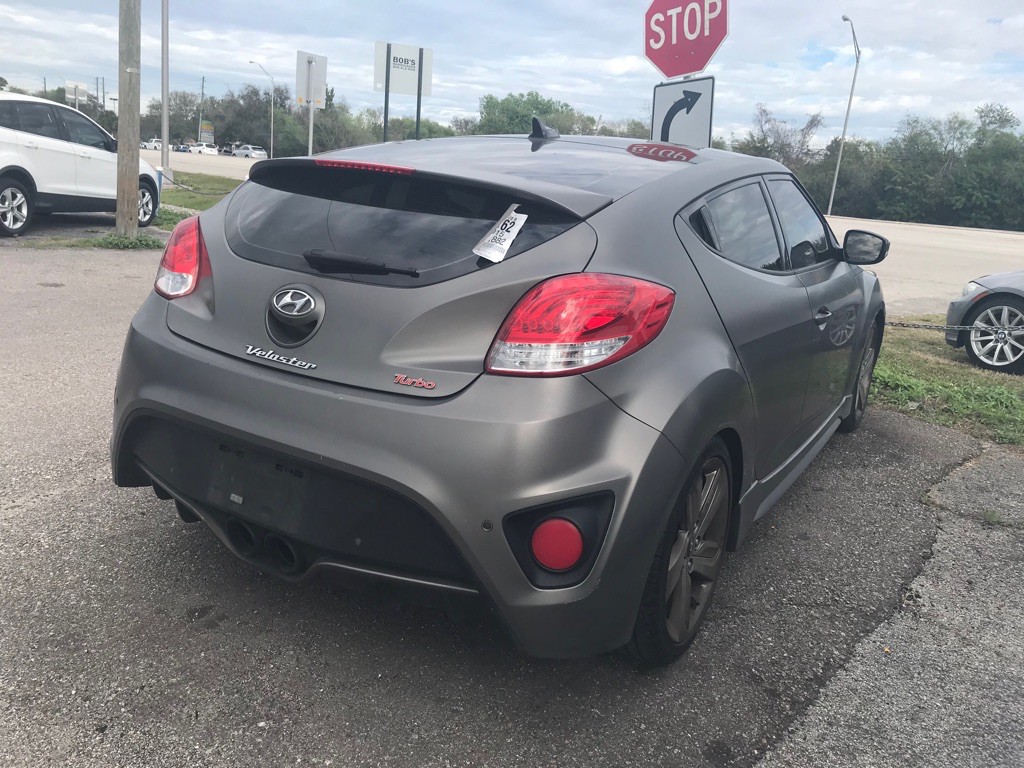 2015 Hyundai Veloster Image 6