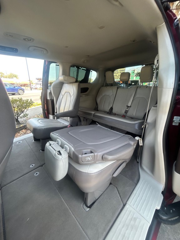 2017 Chrysler Pacifica Image 9