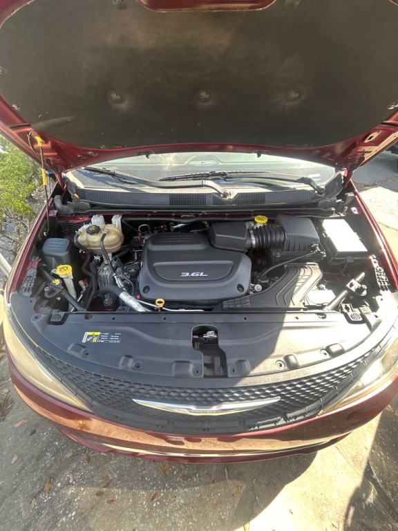 2017 Chrysler Pacifica Image 11