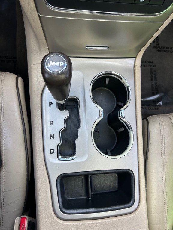 2012 Jeep Grand Cherokee Image 8