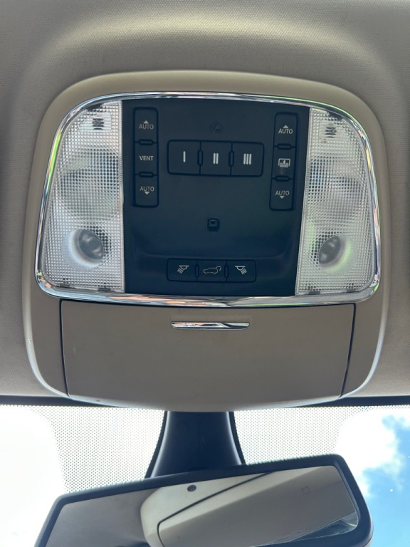 2012 Jeep Grand Cherokee Image 12