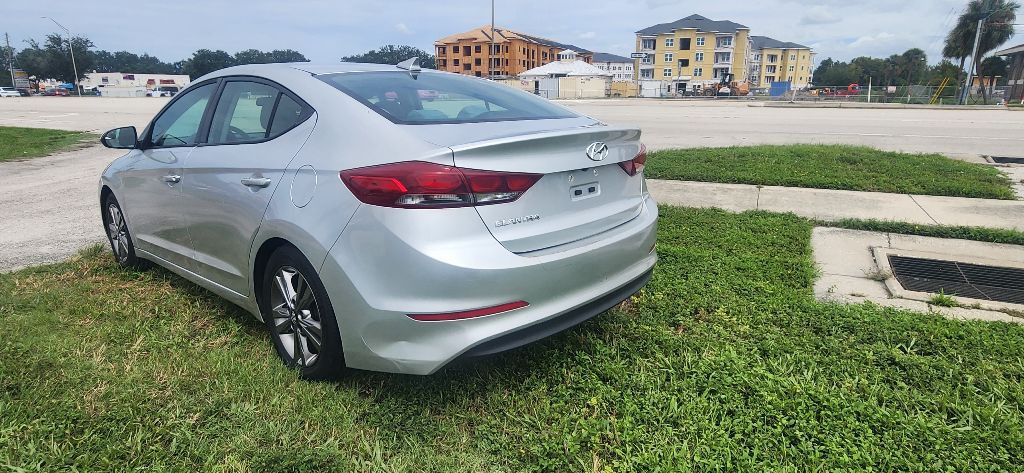 2017 Hyundai Elantra Image 4