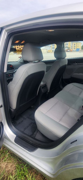 2017 Hyundai Elantra Image 12