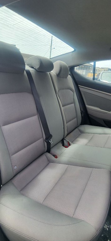 2017 Hyundai Elantra Image 20