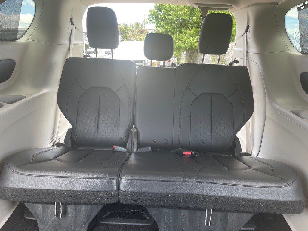 2020 Chrysler Pacifica Image 8