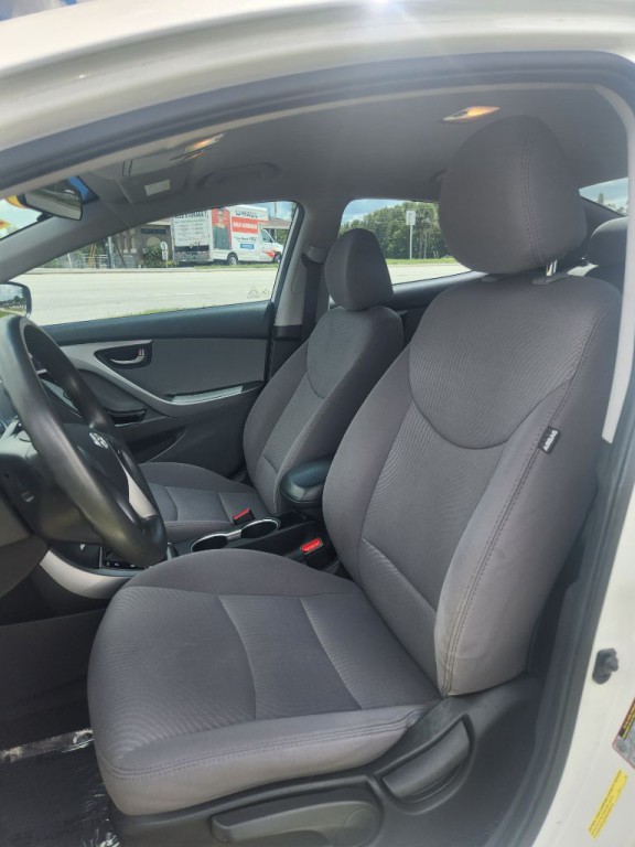 2014 Hyundai Elantra Image 9