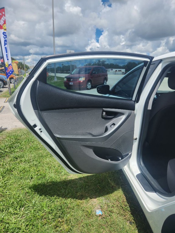 2014 Hyundai Elantra Image 12