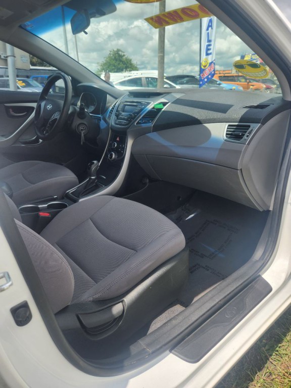 2014 Hyundai Elantra Image 15