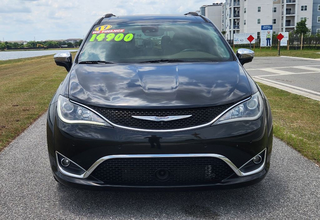 2017 Chrysler Pacifica Image 2