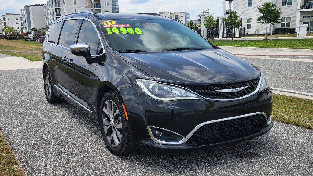 2017 Chrysler Pacifica Image 3