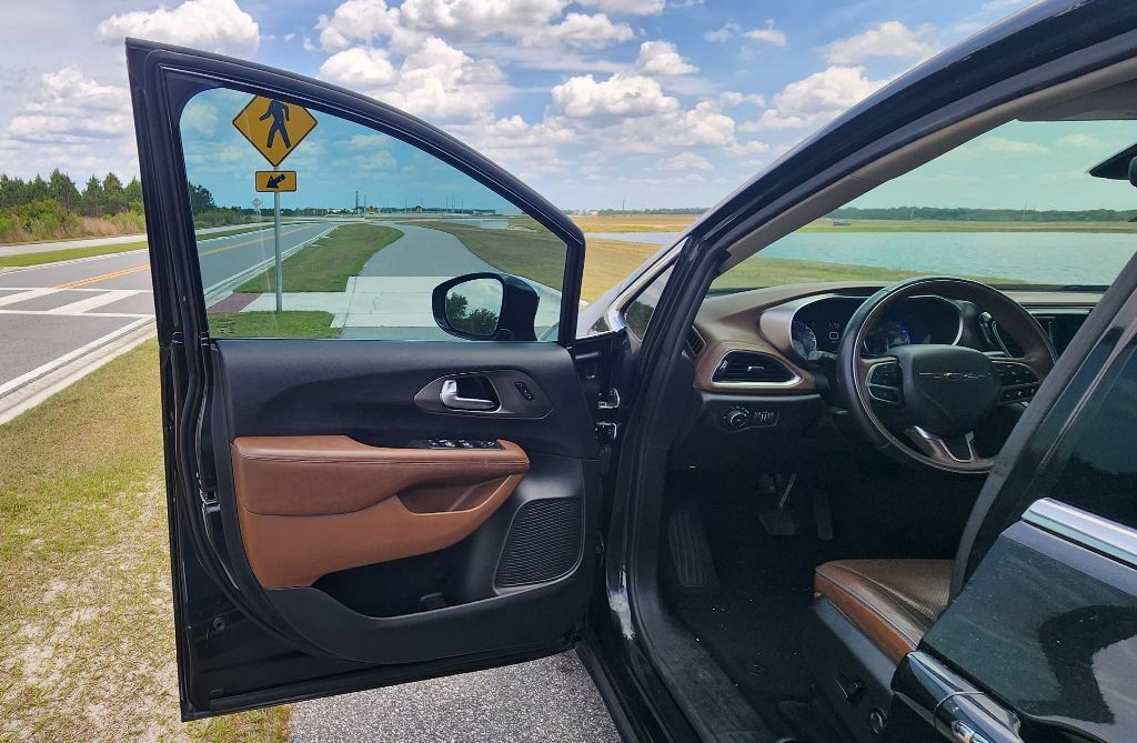 2017 Chrysler Pacifica Image 9