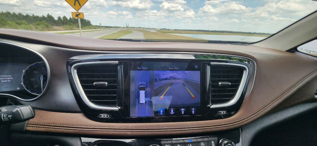 2017 Chrysler Pacifica Image 14