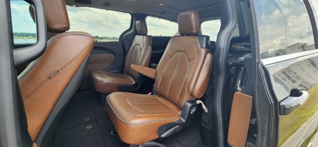 2017 Chrysler Pacifica Image 16
