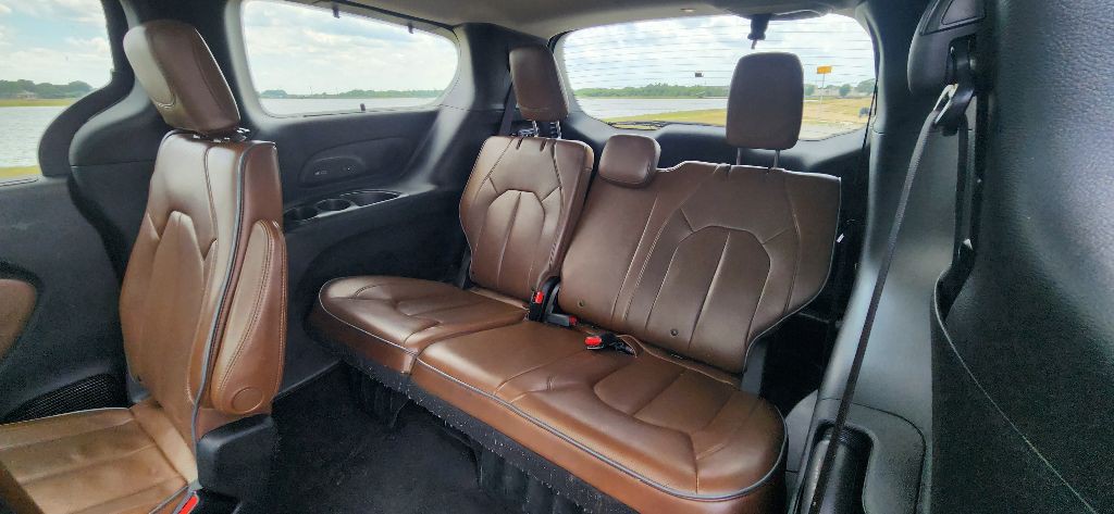 2017 Chrysler Pacifica Image 17