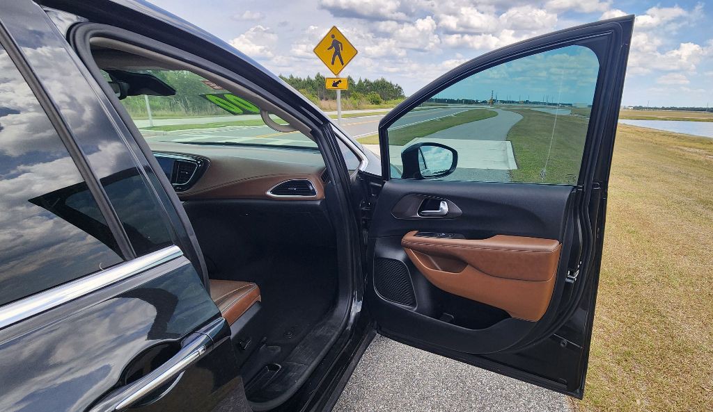 2017 Chrysler Pacifica Image 18