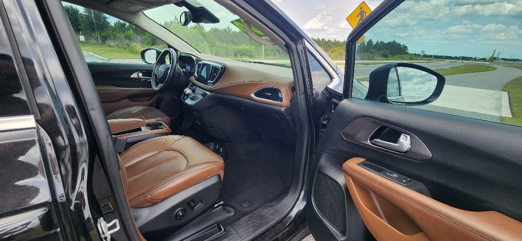 2017 Chrysler Pacifica Image 19