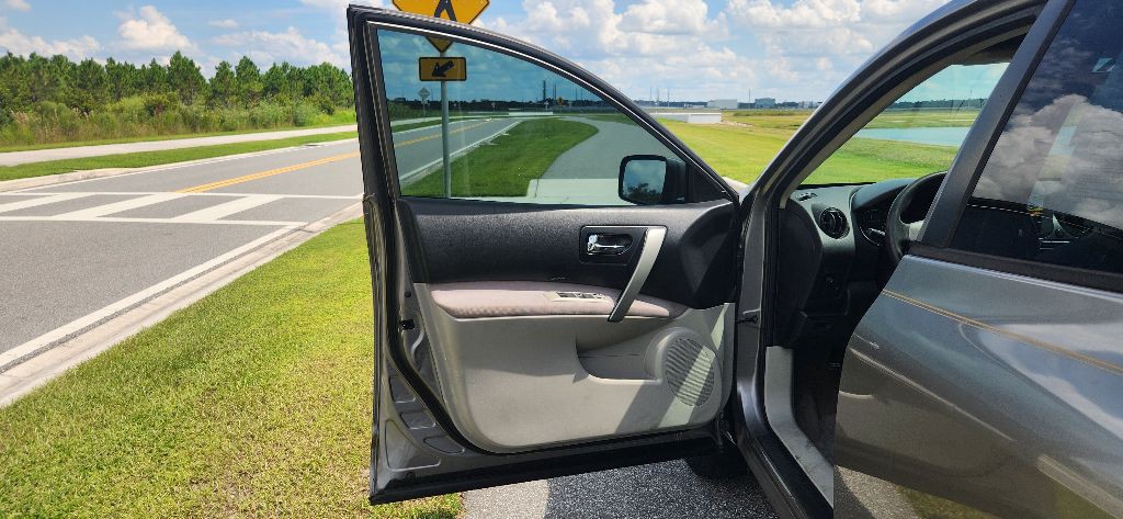 2014 Nissan Rogue Image 9