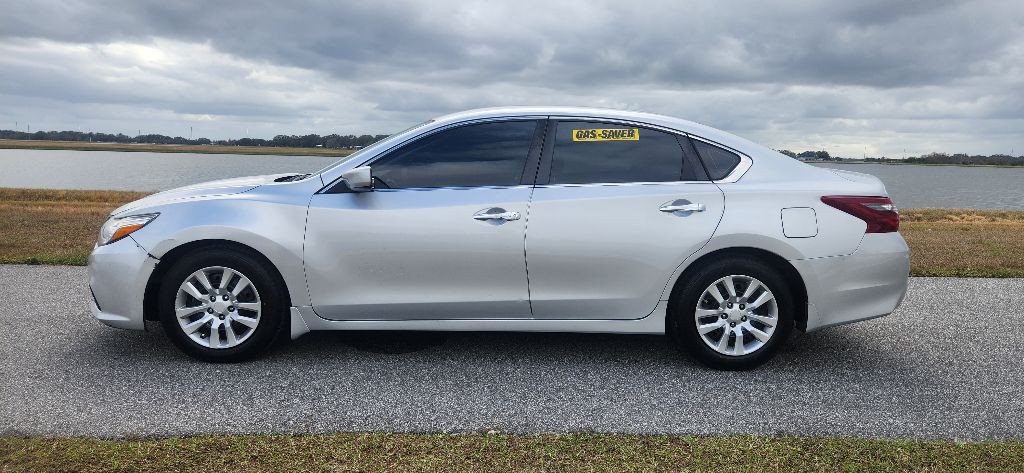 2018 Nissan Altima Image 8