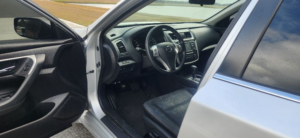 2018 Nissan Altima Image 10
