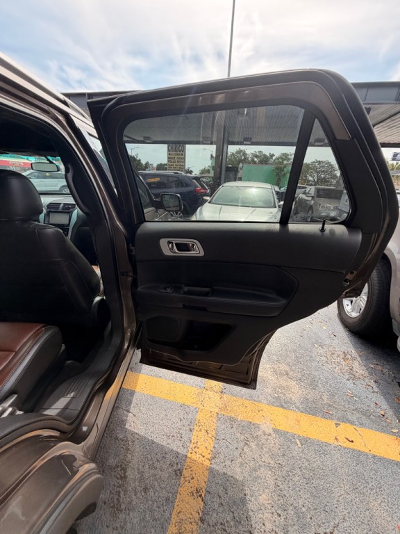 2015 Ford Explorer Image 14