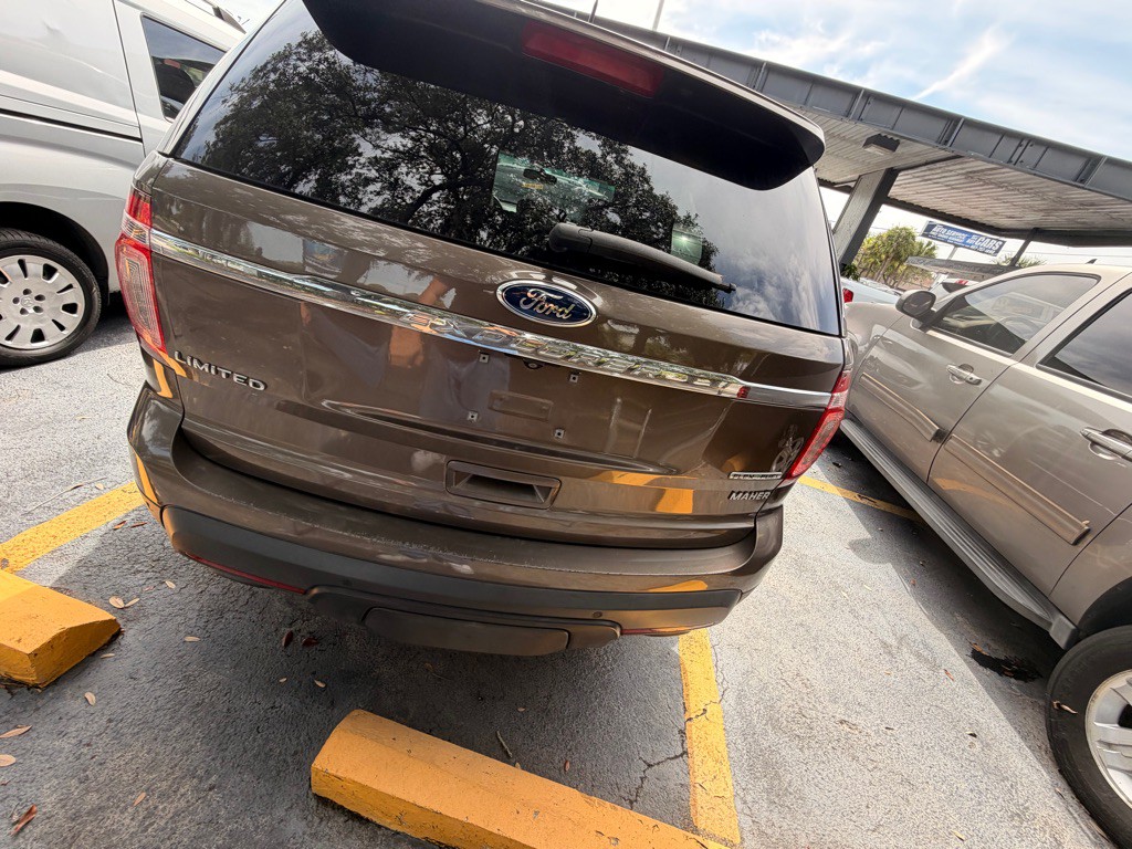 2015 Ford Explorer Image 4