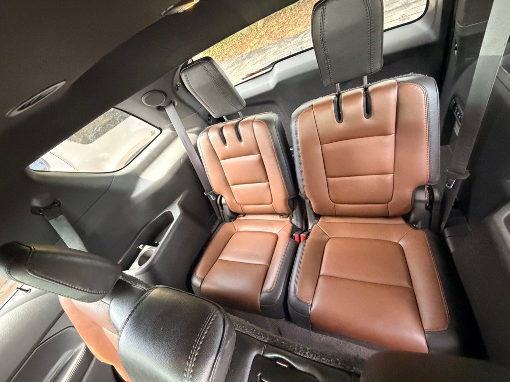 2015 Ford Explorer Image 9