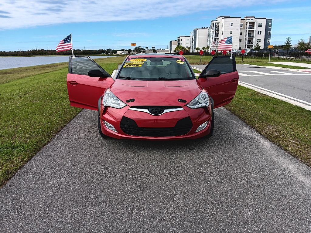 2013 Hyundai Veloster Image 2