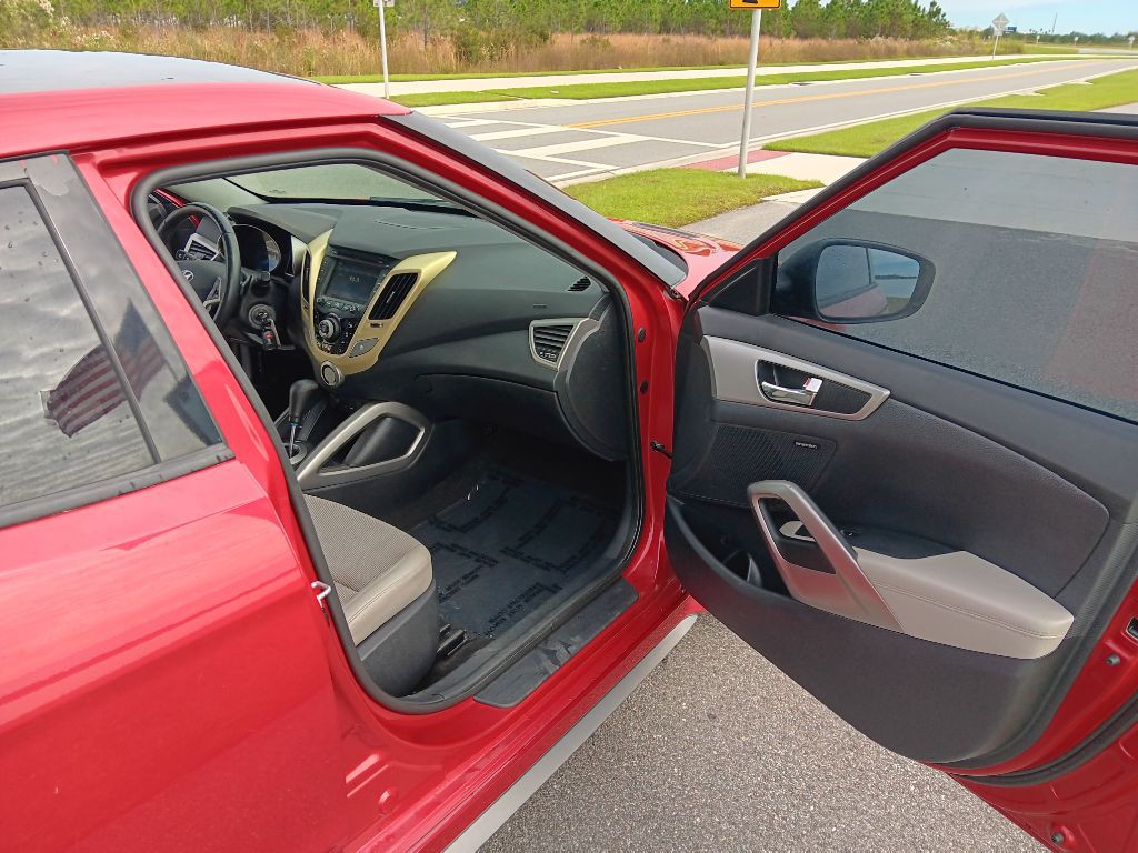 2013 Hyundai Veloster Image 11