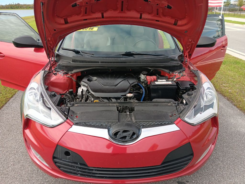 2013 Hyundai Veloster Image 13