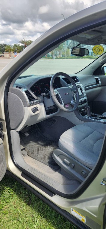 2015 GMC Acadia Image 8
