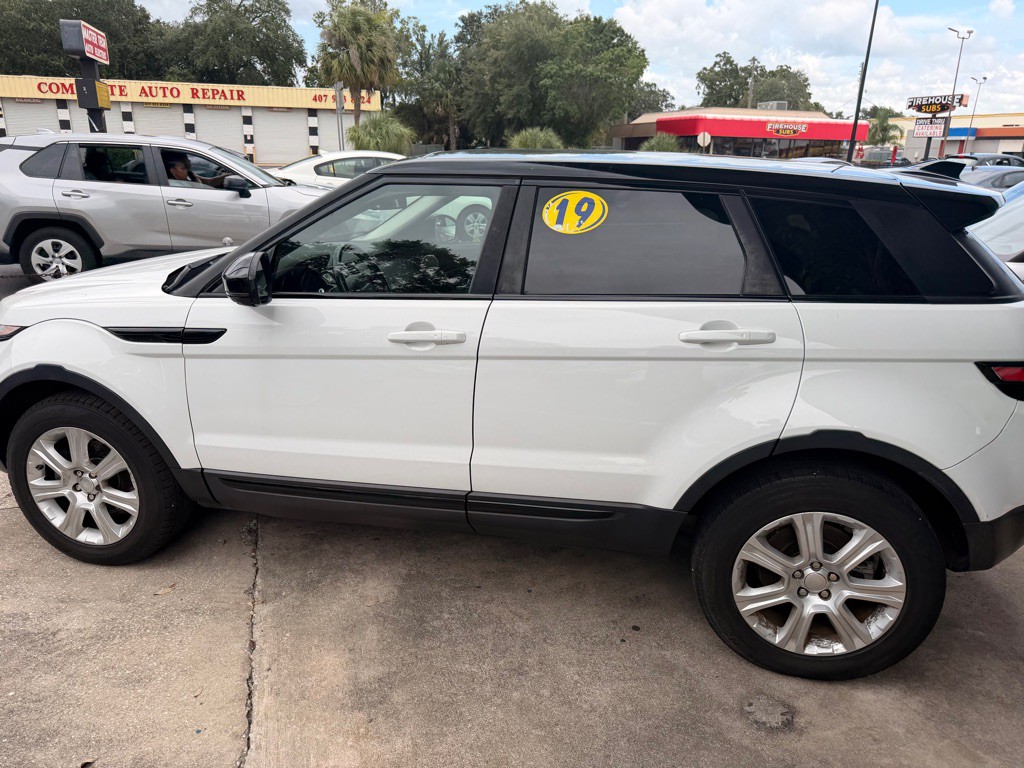 2019 Land Rover Range Rover Evoque Image 2