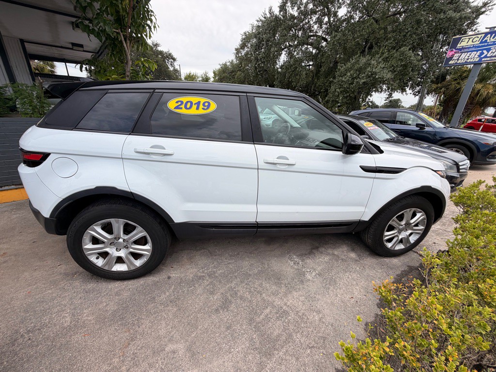 2019 Land Rover Range Rover Evoque Image 3