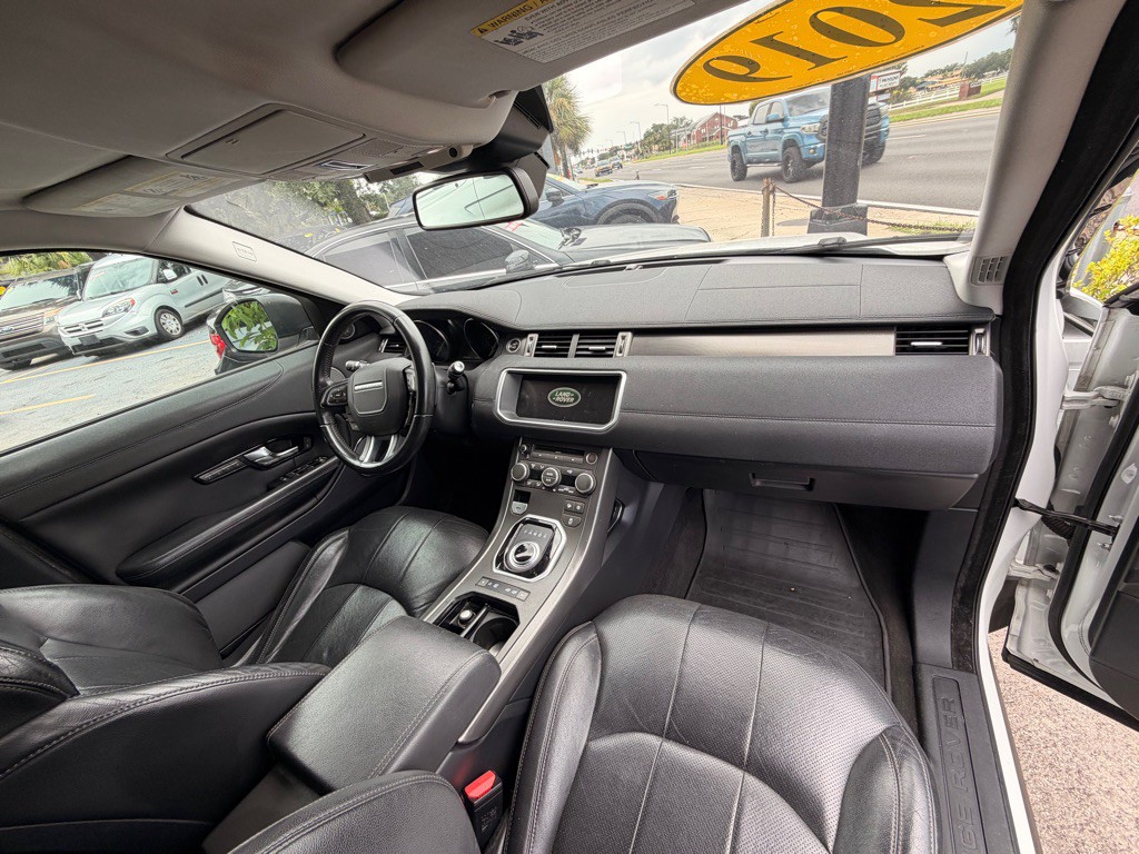 2019 Land Rover Range Rover Evoque Image 6