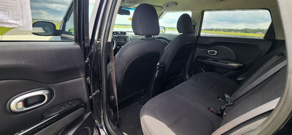2015 Kia Soul Image 16