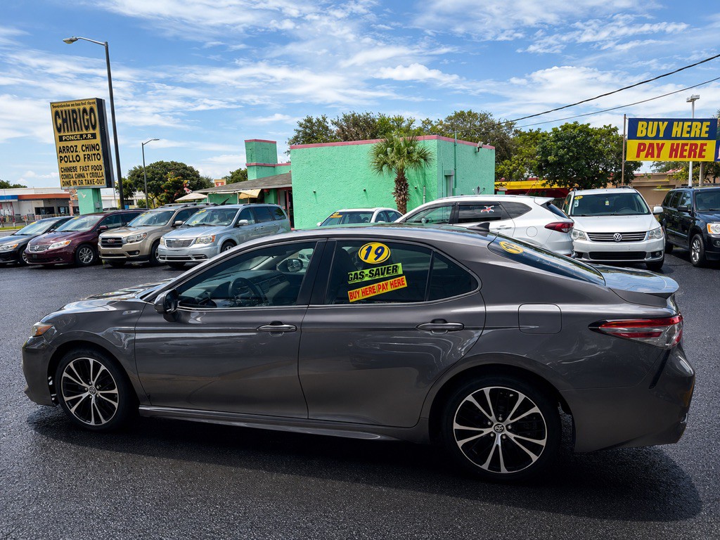 2019 Toyota Camry Image 3