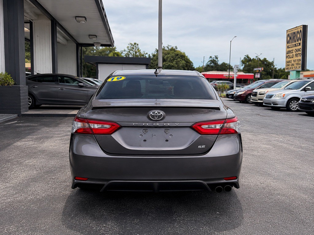 2019 Toyota Camry Image 4