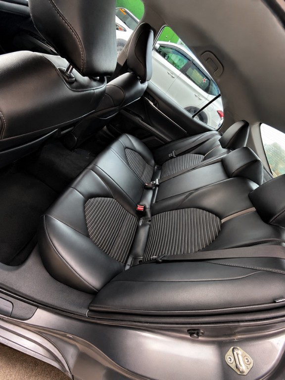 2019 Toyota Camry Image 9