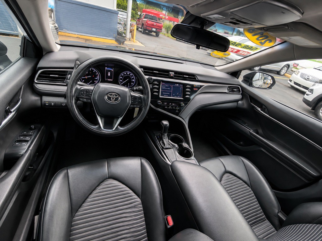 2019 Toyota Camry Image 10