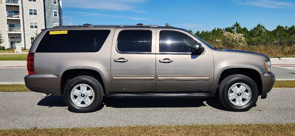 2013 Chevrolet Suburban Image 4